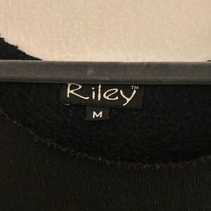 Riley’s Women’s T shirt Distressed size M